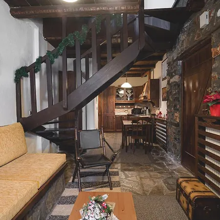 Traditional In P. Agios Athanasios Holiday home